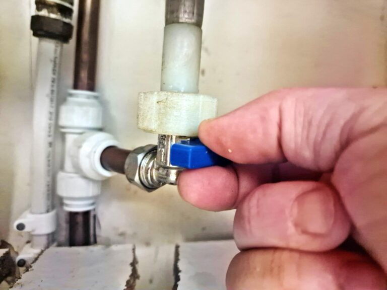 how to washing machine water valve on or off?
